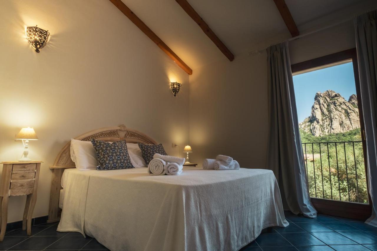La Suera San Pantaleo Hotel Buitenkant foto