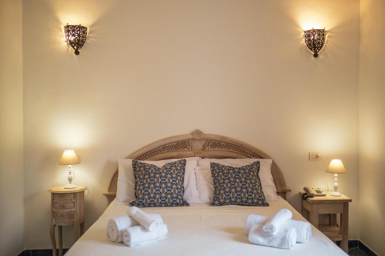 La Suera San Pantaleo Hotel Buitenkant foto