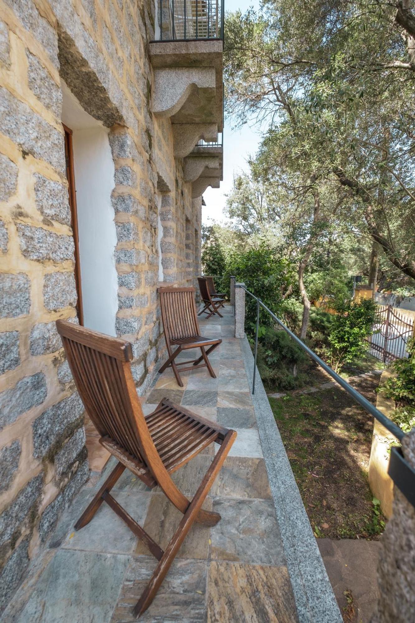 La Suera San Pantaleo Hotel Buitenkant foto